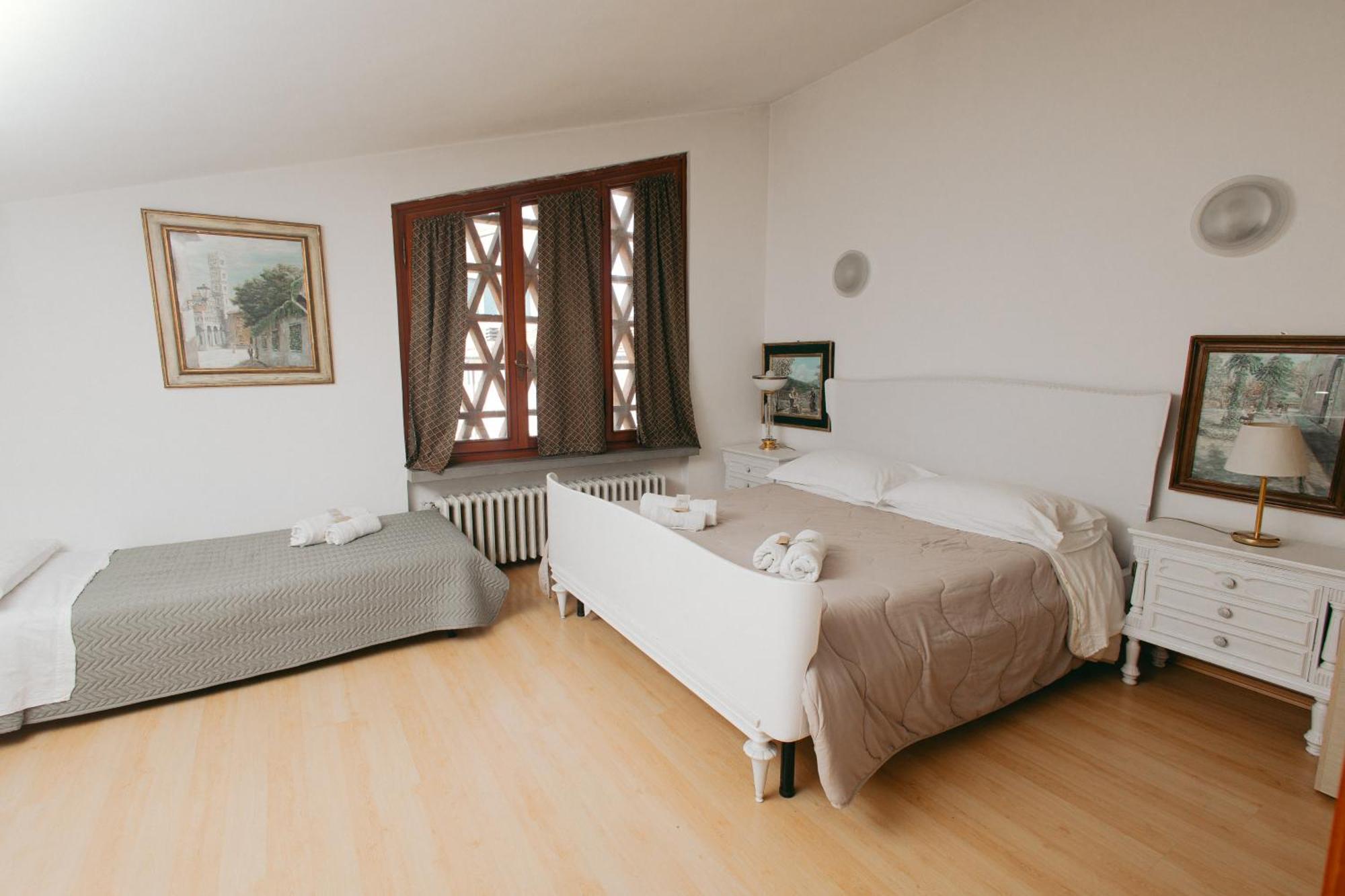 فندق Enzo'S House لوكا المظهر الخارجي الصورة