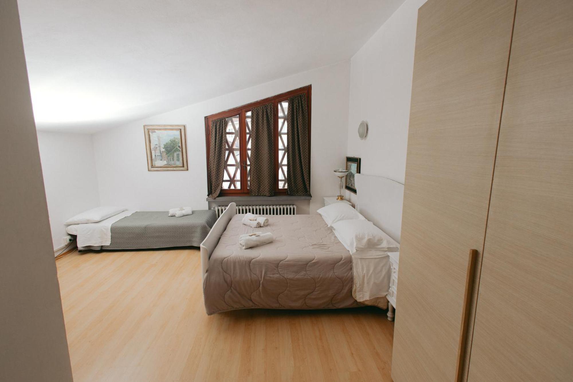فندق Enzo'S House لوكا المظهر الخارجي الصورة