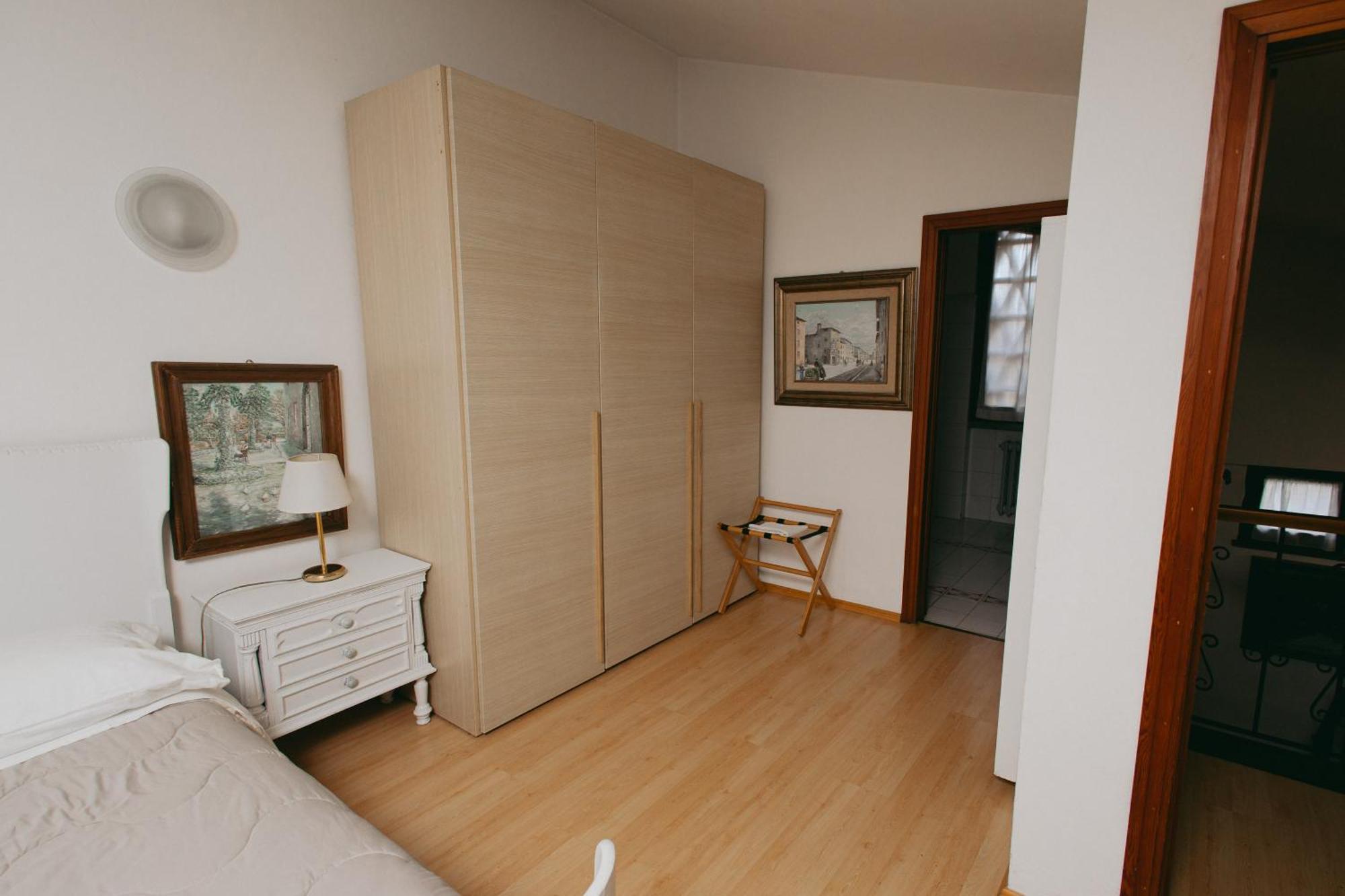 فندق Enzo'S House لوكا المظهر الخارجي الصورة