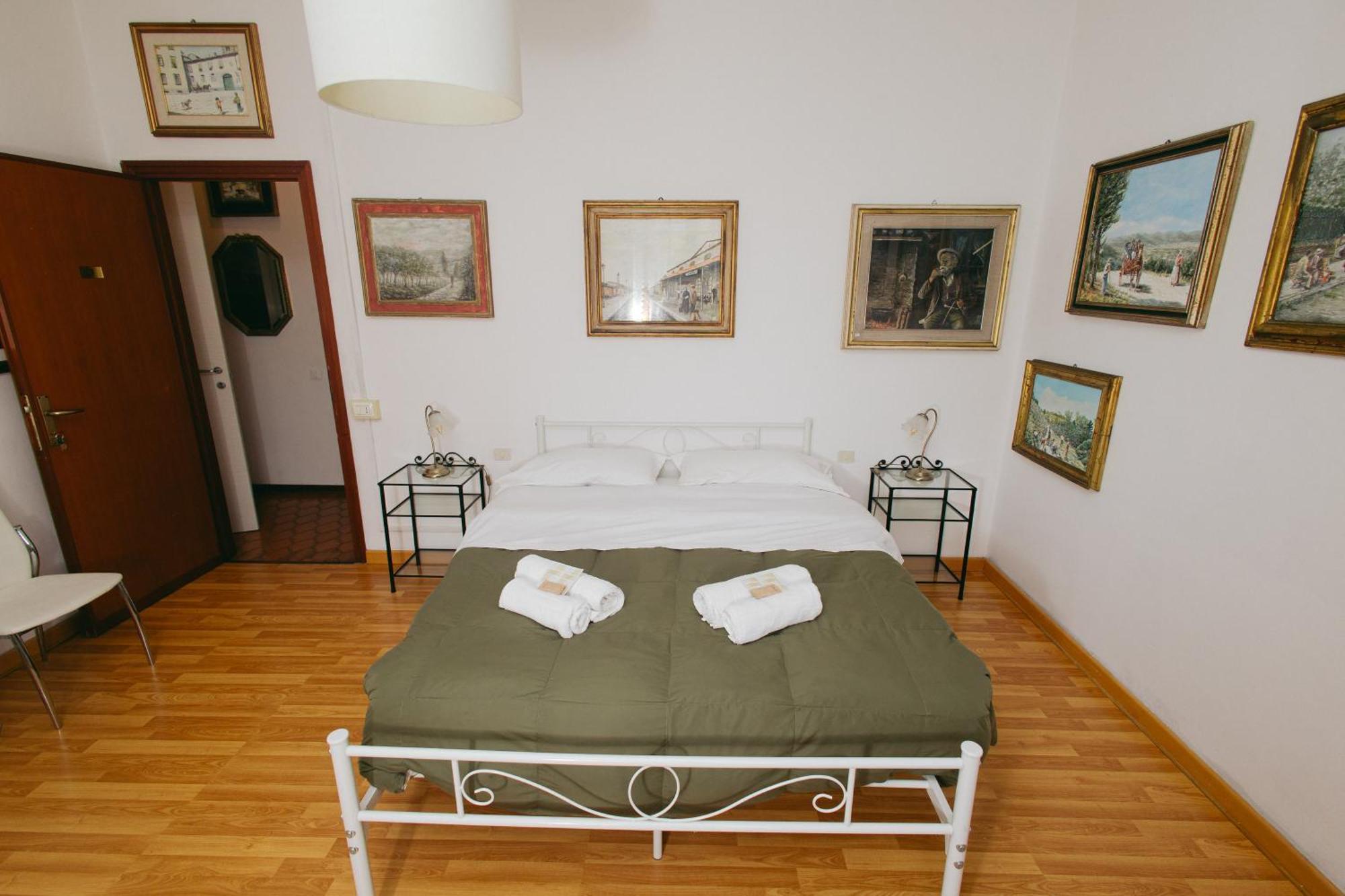 فندق Enzo'S House لوكا المظهر الخارجي الصورة