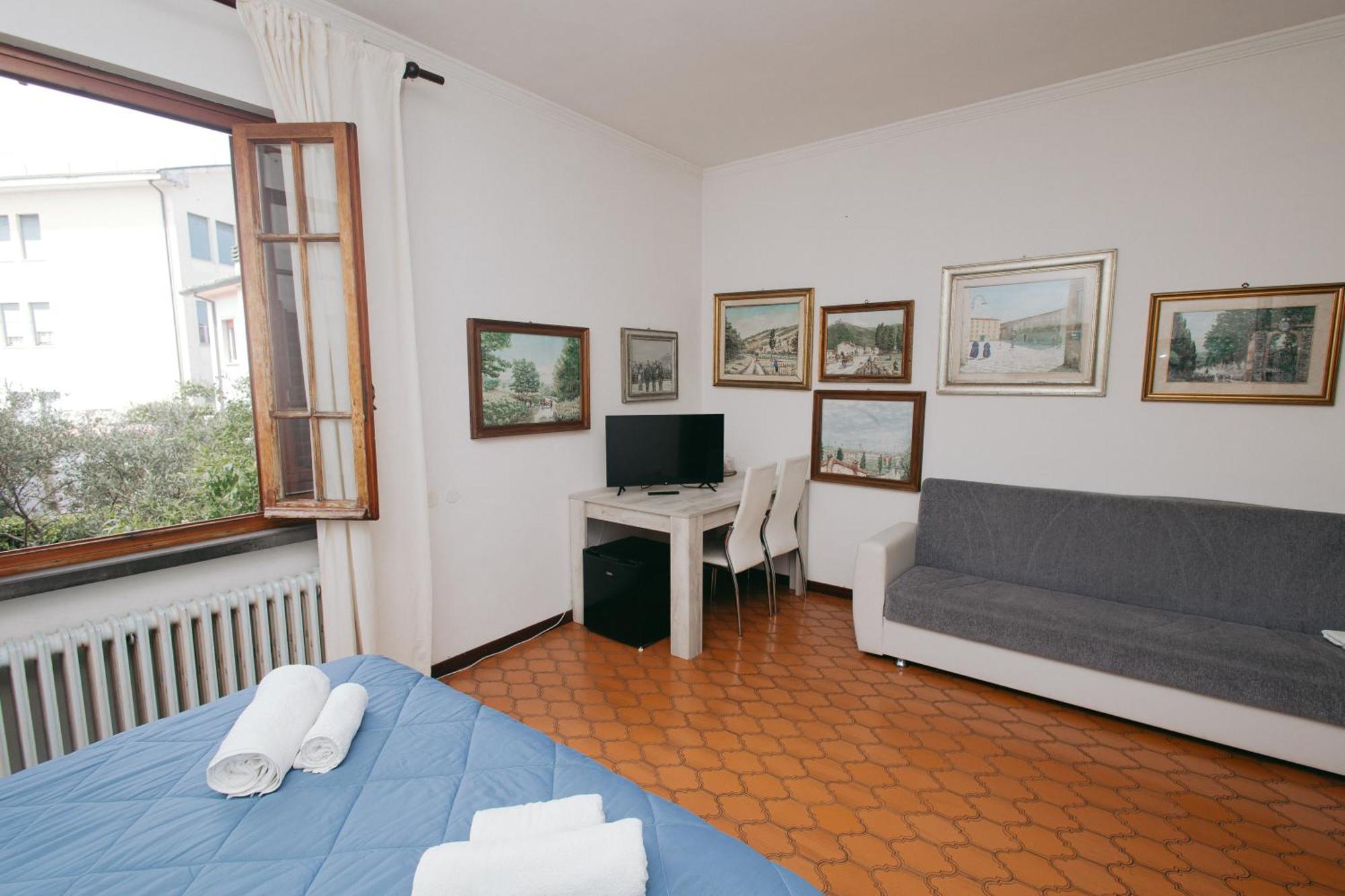 فندق Enzo'S House لوكا المظهر الخارجي الصورة