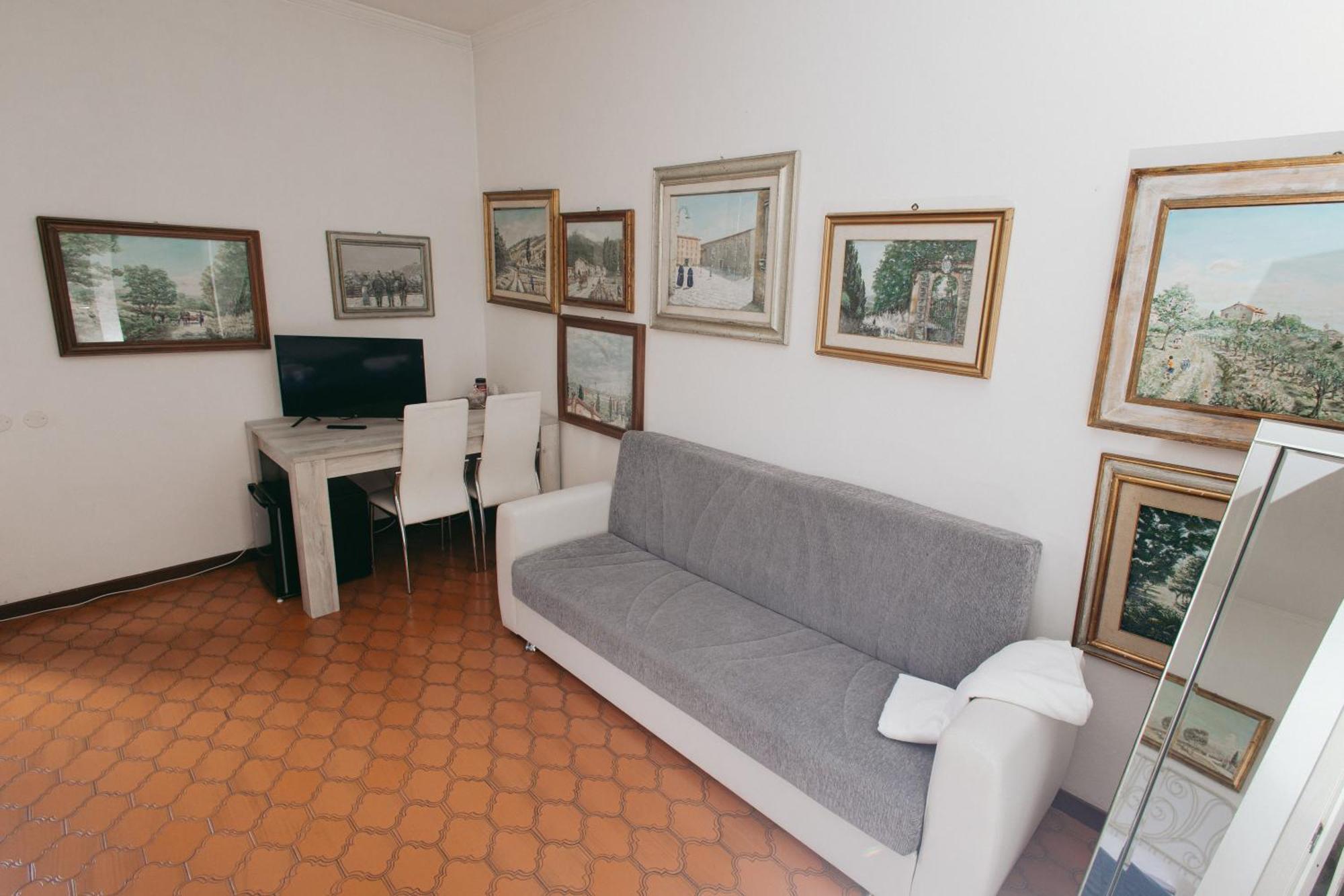 فندق Enzo'S House لوكا المظهر الخارجي الصورة